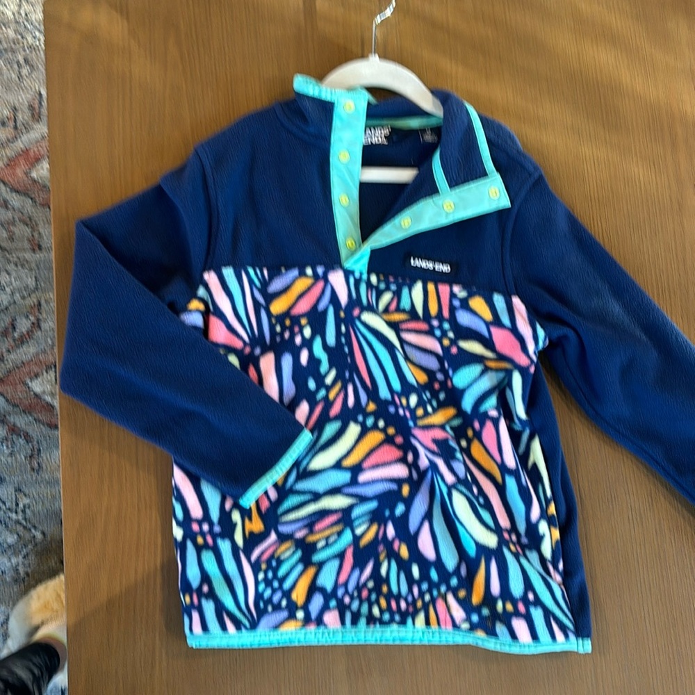 Lightweight fleece pullover
